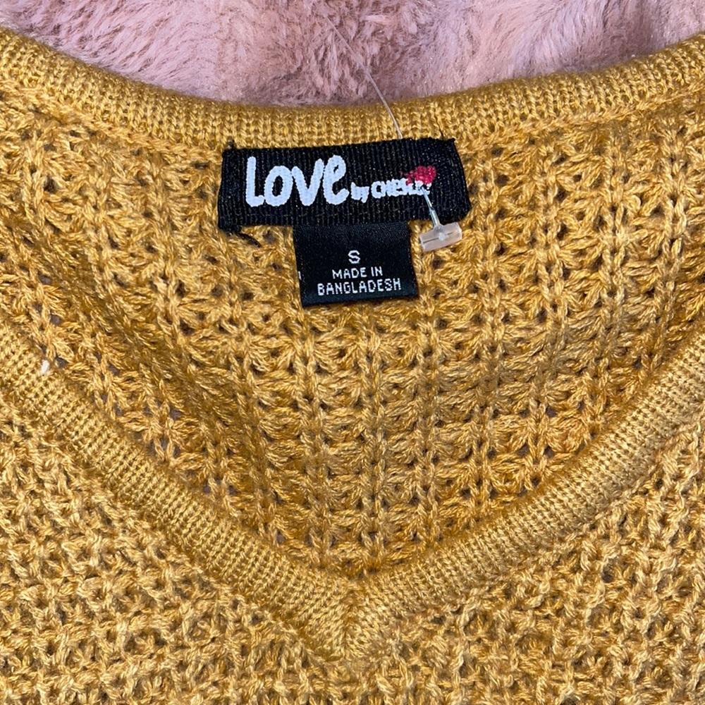 Sweatshirt - Picture 2 of 3